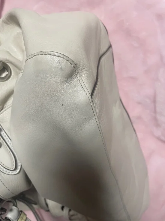 Coach - Picture 9 of 16